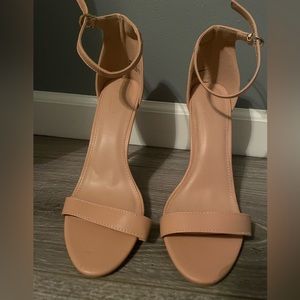 Nude single strap heel NEW